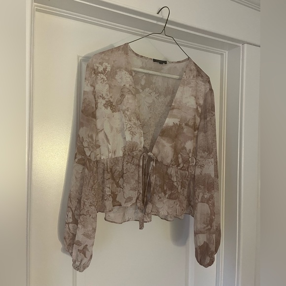 Dynamite Blouse | Never Worn - Picture 2 of 4